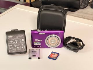 Cámara Digital Nikon COOLPIX S2900 Morado 20mp