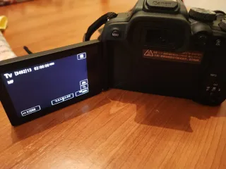 Canon R10 + Lente 18-150mm e Acessórios