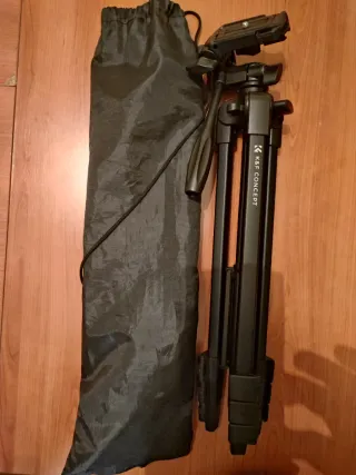 Canon R10 + Lente 18-150mm e Acessórios