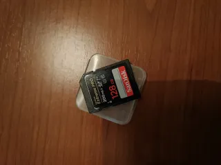 Canon R10 + Lente 18-150mm e Acessórios