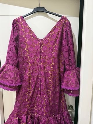 Traje de flamenca talla 50 morado