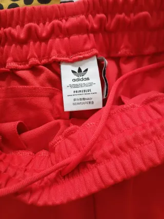 Pantalón chándal Adidas Rojo. Talla M
