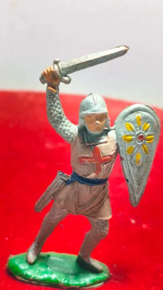 Soldados de goma medievales variados "REAMSA"