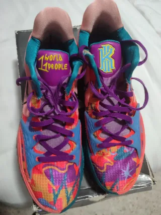 Nike Kyrie Low 4 EP '1 World 1 People'