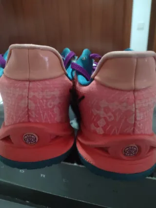 Nike Kyrie Low 4 EP '1 World 1 People'