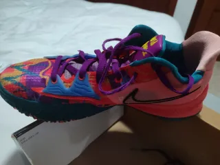 Nike Kyrie Low 4 EP '1 World 1 People'