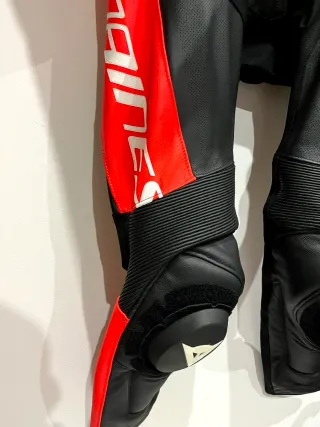 Mono Dainese Tosa 1 Pieza Cuero Talla 52