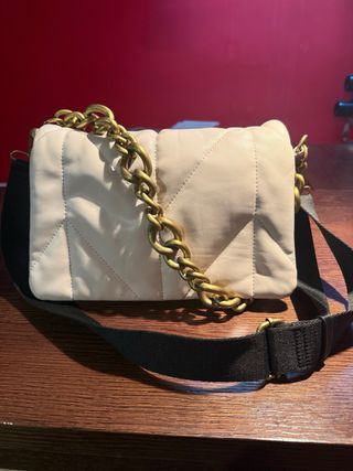 Bolso acolchado cadena dorada