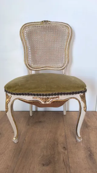 SILLA LUISXV DE MADERA ANTIGUA COQUETA