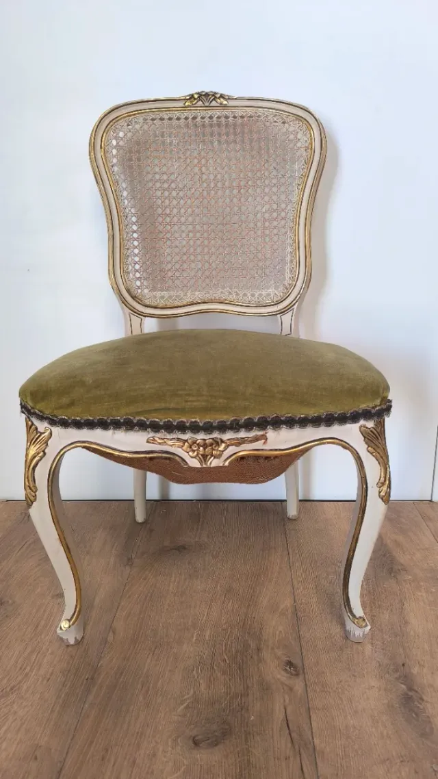 SILLA LUISXV DE MADERA ANTIGUA COQUETA