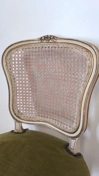 SILLA LUISXV DE MADERA ANTIGUA COQUETA