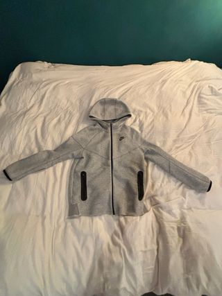 Sudadera Nike Tech Gris