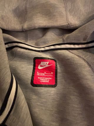 Sudadera Nike Tech Gris