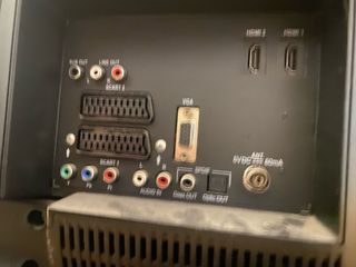 Televisión OKI Negra con Mando