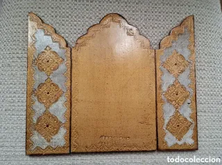 Tríptico de madera decorado