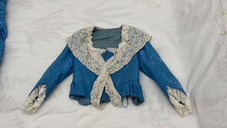 Traje de Fallera azul y multicolor. Alvaro moliner