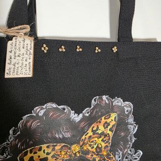 Bolso Shopper Negro con Detalles Dorados