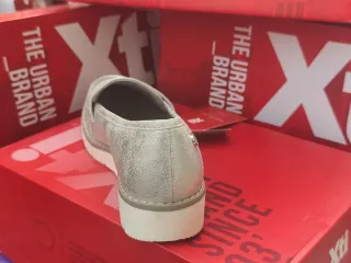 Zapatos dorados/plateados XTI