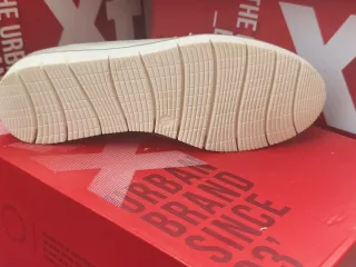 Zapatos dorados/plateados XTI