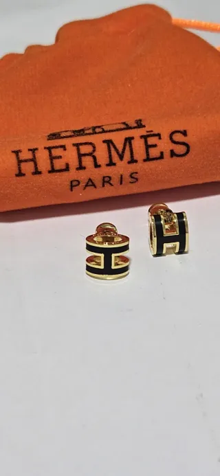 Pendientes Hermes H Dorados y Negros
