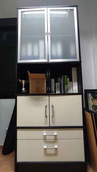 Mueble de oficina madera, cristal y metal