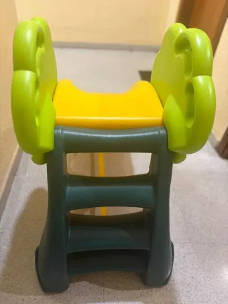 Tobogán infantil amarillo como nuevo