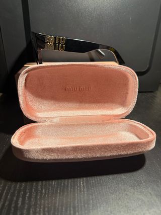 Gafas de Sol Miu Miu Negras y Doradas