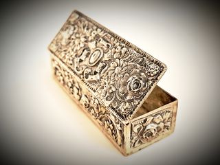 Caja - pastillero de plata antigua