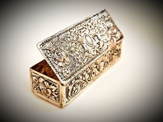 Caja - pastillero de plata antigua