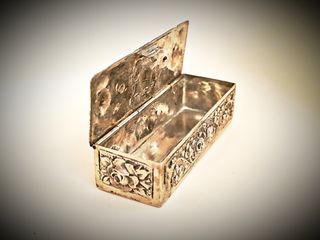 Caja - pastillero de plata antigua