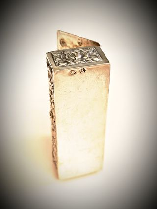 Caja - pastillero de plata antigua