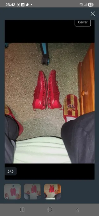 Zapatillas rojas y multicolor