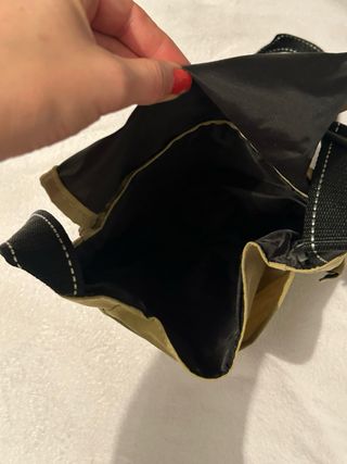 Bolso bandolera beige y negro