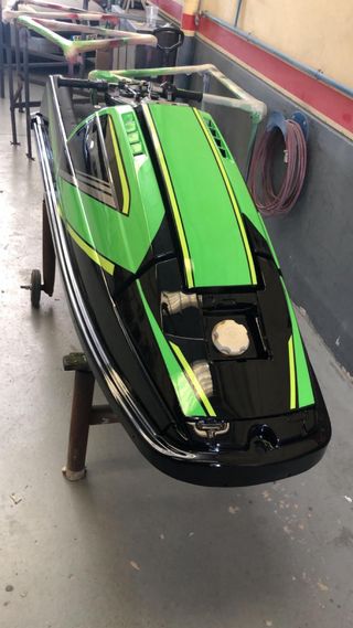 Pintura moto de agua