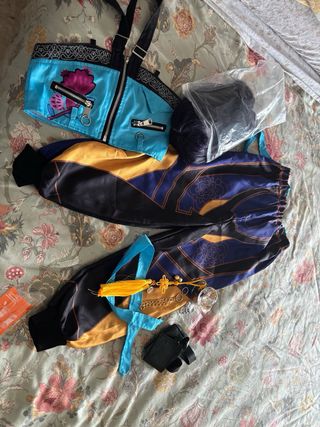 Disfraz K-Pop Talla 120cm + Peluca