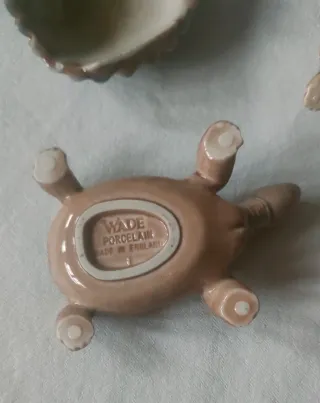 Tres figuras de Tortugas de Porcelana Inglesa