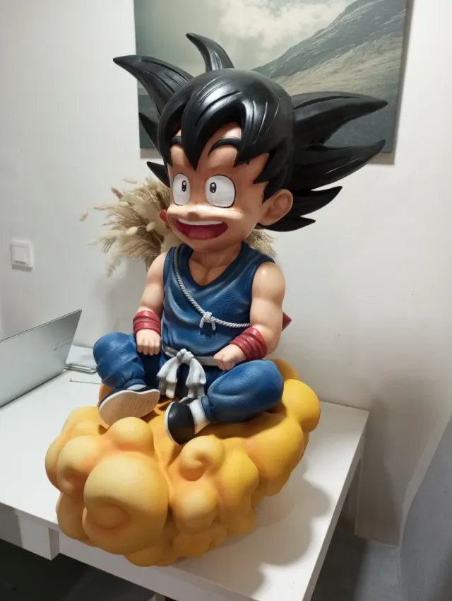 Figura Goku Niño con Nube Kinton