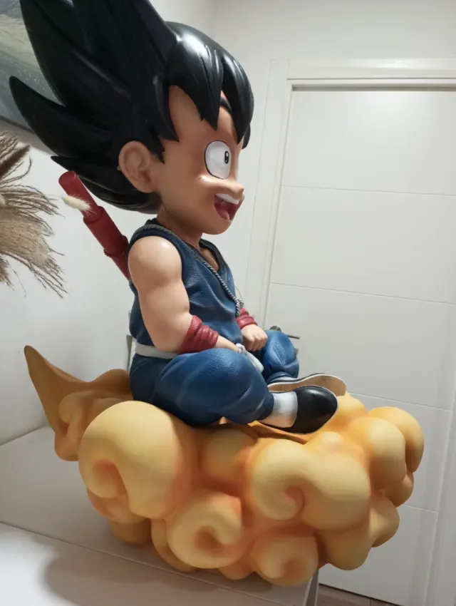 Figura Goku Niño con Nube Kinton