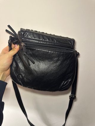 Bolso riñonera piel vegana tachuelas
