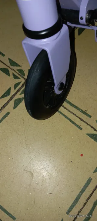 Patinete normal para niños, para niño y niña.