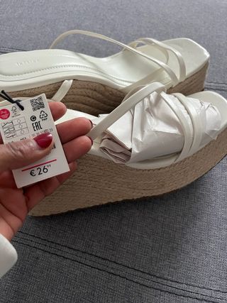 Sandalias cuña blancas