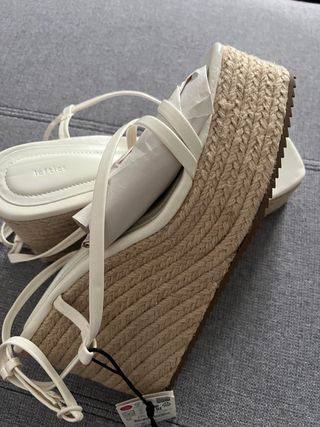 Sandalias cuña blancas