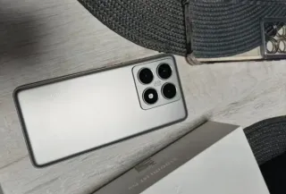 Xiaomi 14 T Pro 1TB, con funda y cargador de 120w.