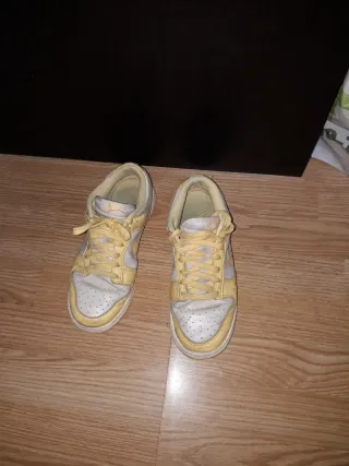 Zapatillas Nike niño blancas y amarillas