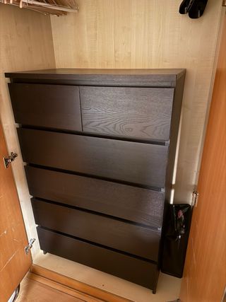 Cómoda IKEA MALM Madera Oscura Buen estado