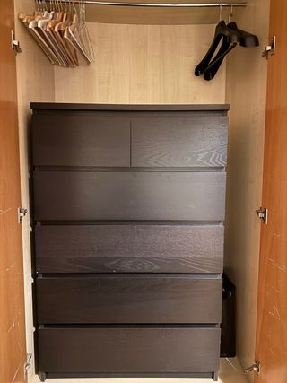 Cómoda IKEA MALM Madera Oscura Buen estado