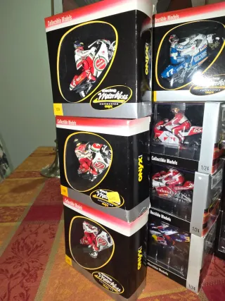 Coleção de Motos de Corrida em Miniatura