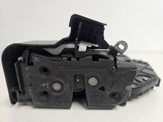 Fechadura de Porta Traseira Direita – Volvo V70