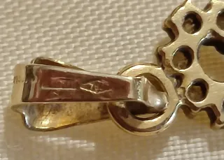 Ciondolo chiave oro giallo 18 KT con zirconi