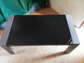 Mesa auxiliar cristal y madera